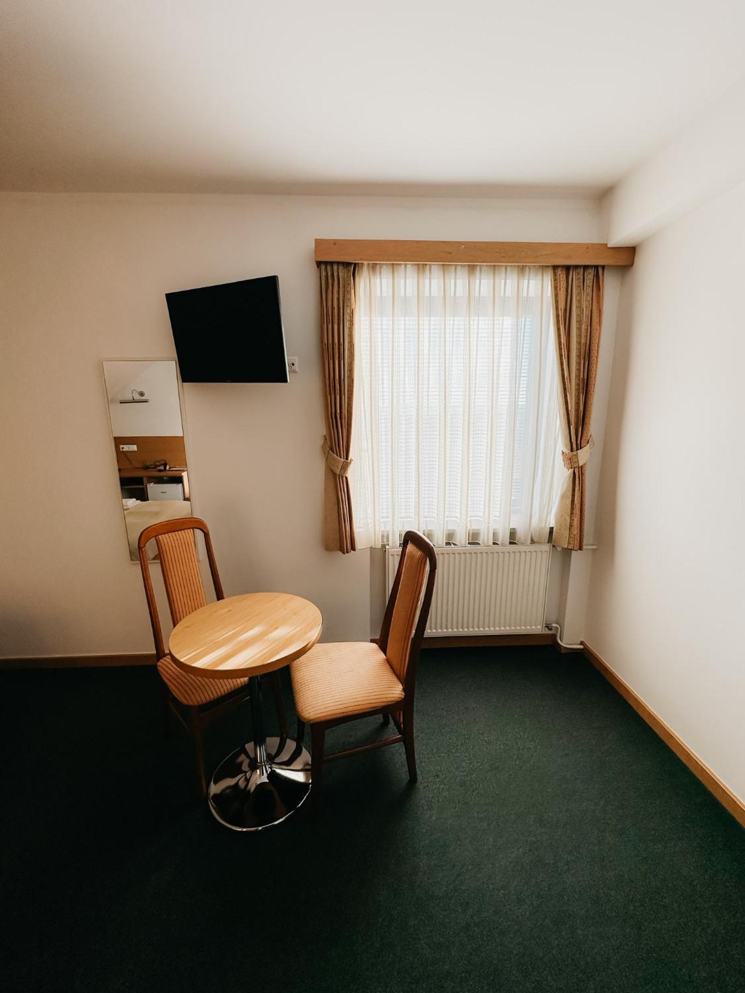 Hotel Oskar Zaplata Preddvor Chambre photo