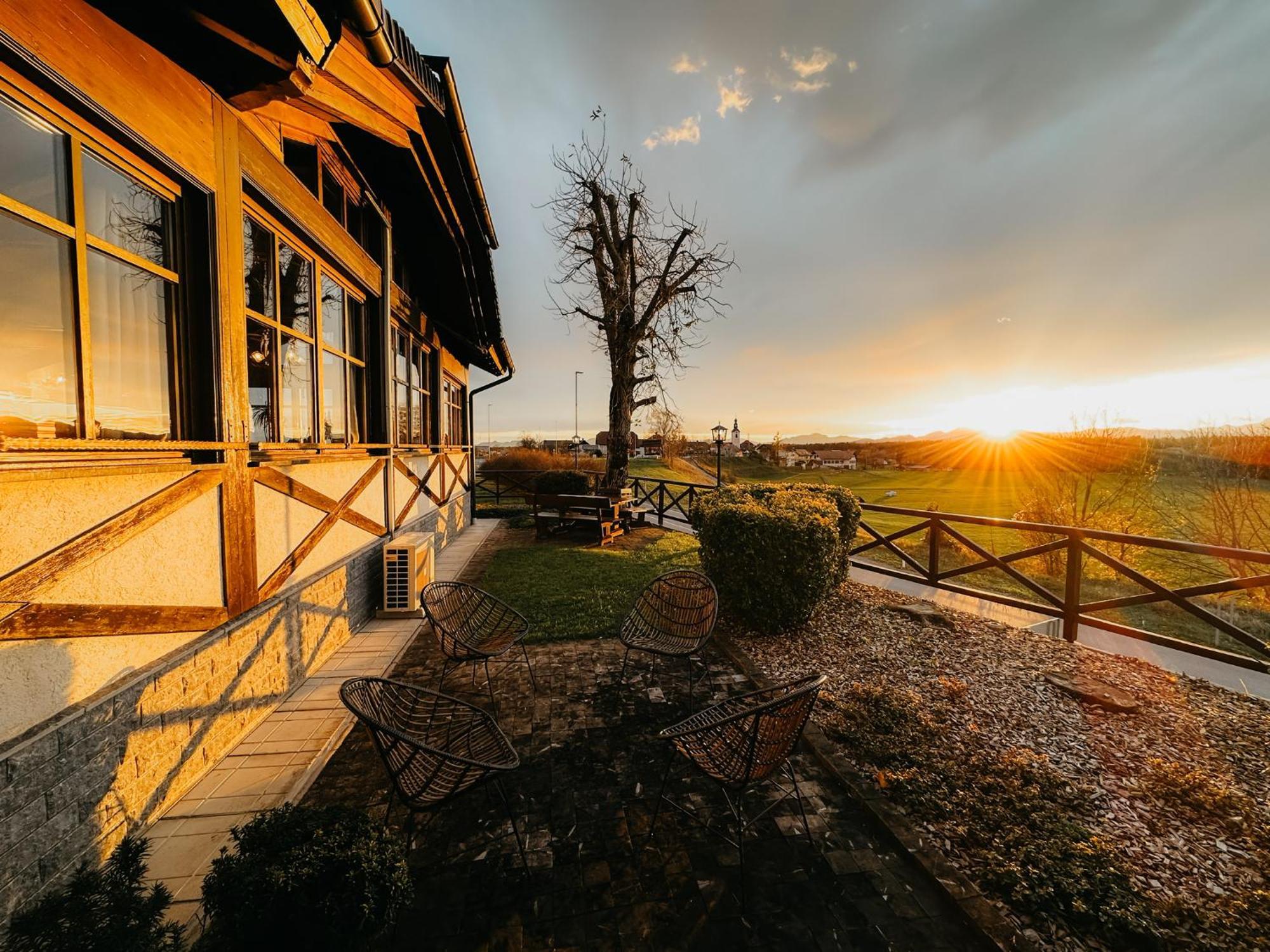 Hotel Oskar Zaplata Preddvor Extérieur photo