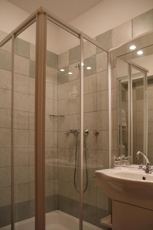 Hotel Oskar Zaplata Preddvor Chambre photo