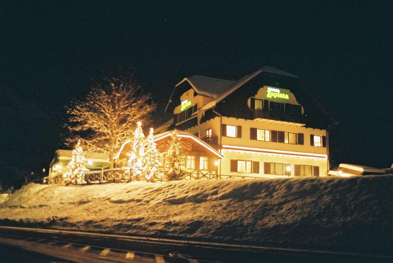 Hotel Oskar Zaplata Preddvor Extérieur photo